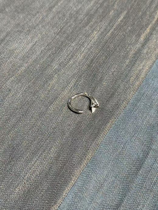 Rosa Maria 26SS CARYSSA 香槟色原矿钻小号/大号夹竹桃手工银戒 商品图3