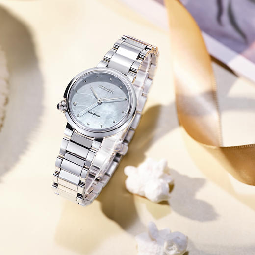 西铁城日本官方正品天然贝母表盘时尚光动能女表EM0910-80D 商品图7