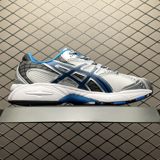 春季特惠💰390 Asics 亚瑟士 GEL-Nimbus 10.1 低帮运动休闲跑步鞋 商品图2