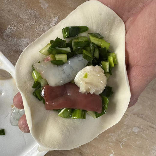 【任选3份包邮并送4个大鲅鱼水饺】纯手工蒸饺/水饺/馄饨/菜包子丨当季新鲜时蔬搭配自养黑猪肉，多口味，现做现发，⭐️顺丰快递 商品图1
