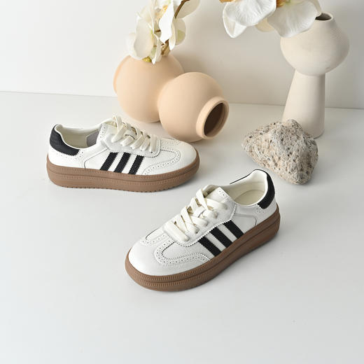 经典鲨2026年春季专柜新品牛皮革百搭圆头潮流拼色德训鞋女KW313-617051 商品图2