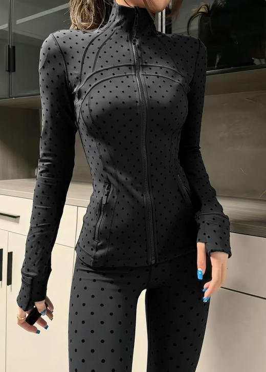 点此购买 Lululemon露露春秋季面料植绒波点女士运动夹克常规款外套 ggd 341567 商品图0