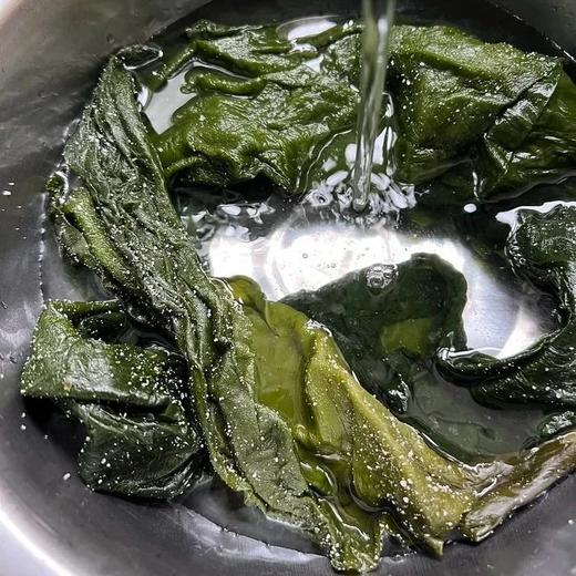 【双有机深海盐渍小海带】口感嫩滑有嚼劲 有机认证 一箱一码 非人工养殖 40米深海自然生长 新鲜采摘 不管是凉拌 煲汤还是涮火锅 这海带都能轻松驾驭基地直邮 商品图1