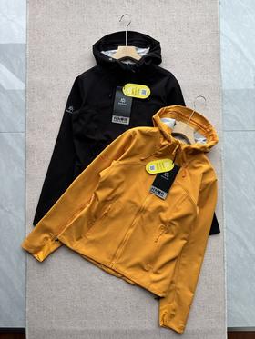点此购买 凯乐石M8IC-MAX女士防风防泼水保暖户外登山连帽软壳外套 kad 341467