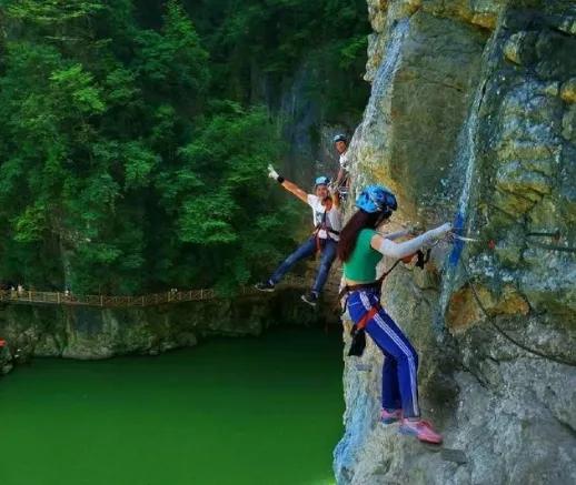 春假专场4.1-4.5❗️含大交通！【红色铸魂·星探黔境5 天 4 晚独立营】探访遵义会议会址、遵义红军山；南江飞拉达体验、喀斯特洞穴探险；进入中国天眼、天文科技馆-南仁东纪念馆；青岩古镇美食探寻 商品图7