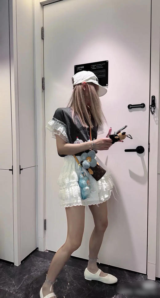 正品二手 LV VIVIENNE 限定 老花 手机包 商品图3