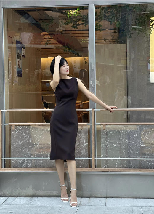 37-3 圆正限量 TH自在无界 垂坠三醋酸 修身无袖连衣裙 超气质鱼尾裙 商品图11