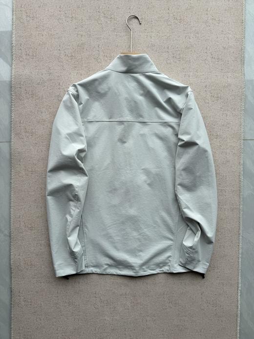 点此购买 凯乐石M8春秋季男士登山户外防风防水立领夹克外套 kad 341472 商品图3