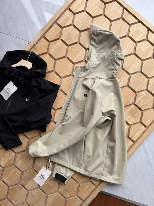 点此购买 可隆春秋季男女款防泼水户外休闲防风徒步外套 LL 341480 商品图10