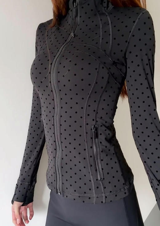 点此购买 Lululemon露露春秋季面料植绒波点女士运动夹克常规款外套 ggd 341567 商品图8