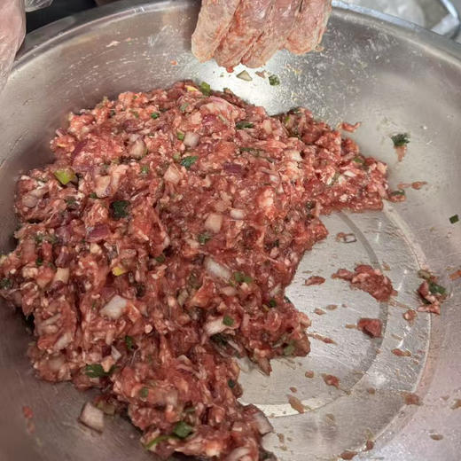 【任选3份包邮并送4个大鲅鱼水饺】纯手工蒸饺/水饺/馄饨/菜包子丨当季新鲜时蔬搭配自养黑猪肉，多口味，现做现发，⭐️顺丰快递 商品图3