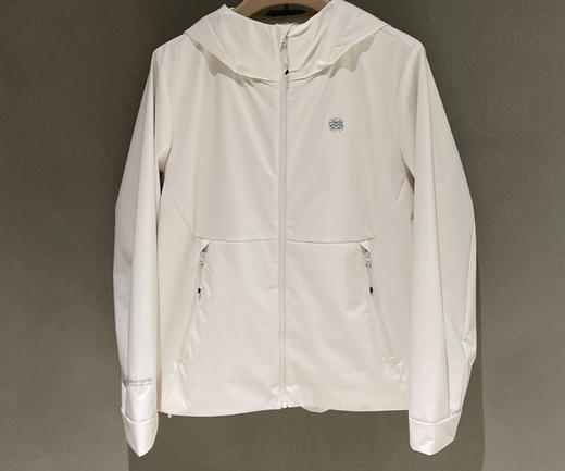 点此购买 可隆春秋季女士户外微拉绒款冲锋衣外套 ye 341511 商品图3