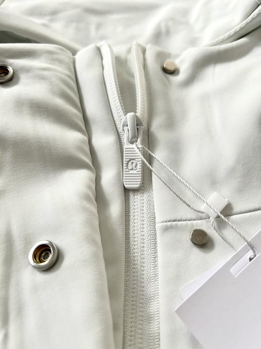 点此购买 Lulu春秋季女士背部抽绳收腰内里防风防雨软壳雨衣夹克 zc 341535 商品图13