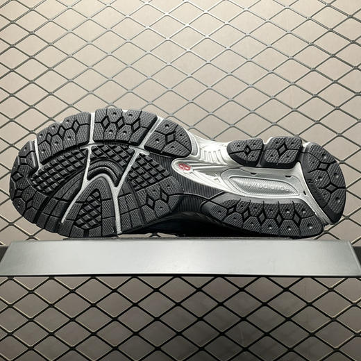 春季特惠💰470 纯原版本 # New Balance 新百伦 M2002R 复古休闲跑步鞋 商品图4