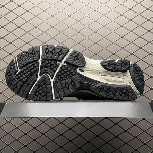 春季特惠💰470 纯原版本 # New Balance 新百伦 M2002R 复古休闲跑步鞋 商品图4
