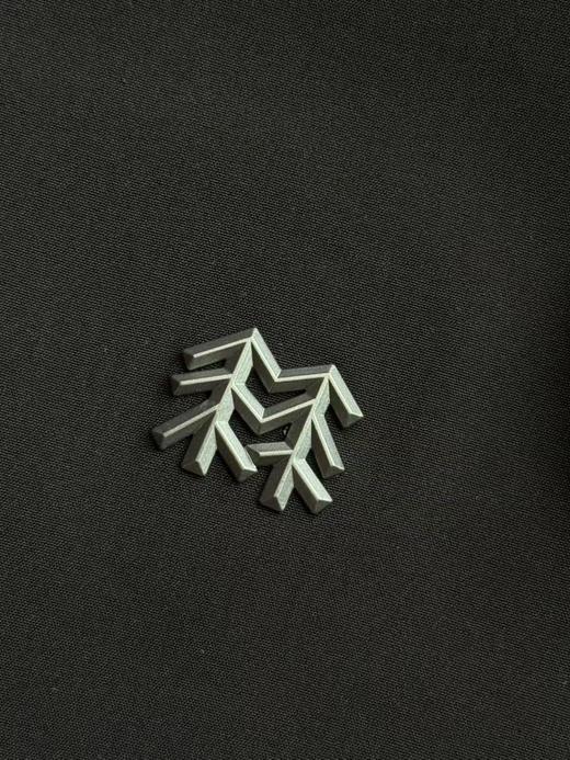 点此购买 可隆春秋季男女款防泼水户外休闲防风徒步外套 LL 341480 商品图13