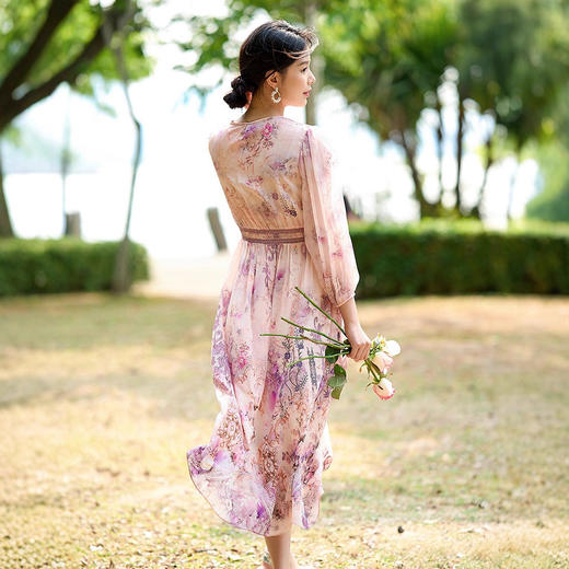 「预售」)「自」全新升级【铂金会员661/天猫899/差价238】(02638)洛诗琳气质真丝印花连衣裙2026春季新款优雅显瘦V领蚕丝裙 商品图3