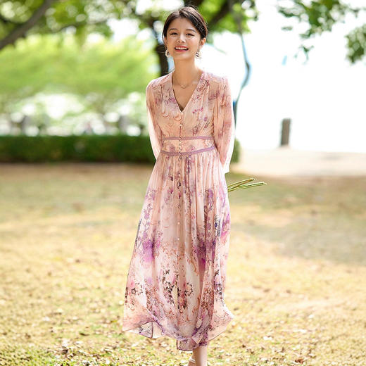 「预售」)「自」全新升级【铂金会员661/天猫899/差价238】(02638)洛诗琳气质真丝印花连衣裙2026春季新款优雅显瘦V领蚕丝裙 商品图0