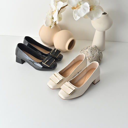 经典鲨2026年春专柜新品时尚方头简约中粗跟气质通勤单鞋女KW163-617021 商品图1