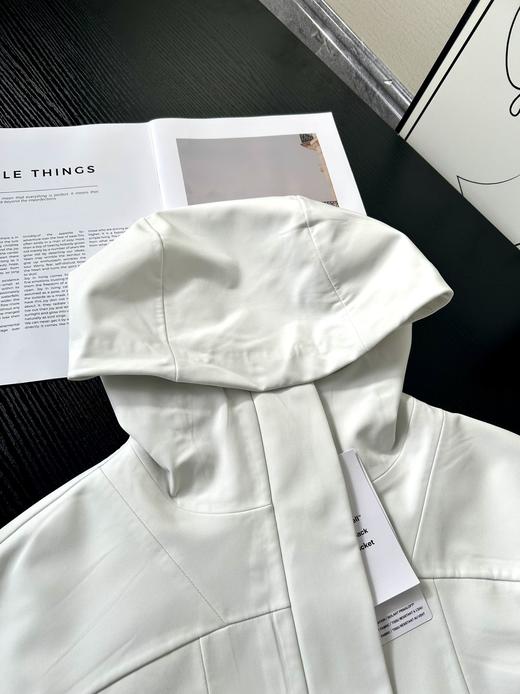 点此购买 Lulu春秋季女士背部抽绳收腰内里防风防雨软壳雨衣夹克 zc 341535 商品图11