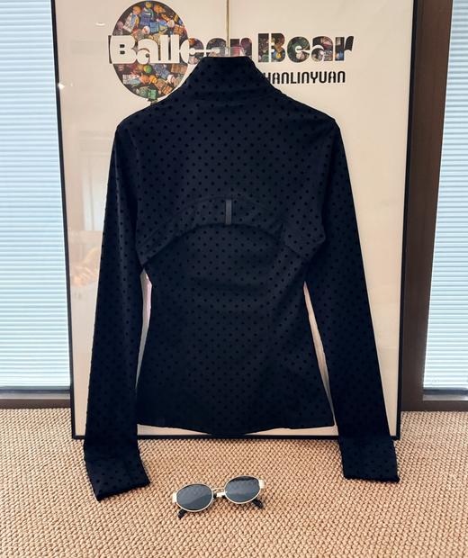 点此购买 Lululemon露露春秋季面料植绒波点女士运动夹克常规款外套 ggd 341567 商品图10