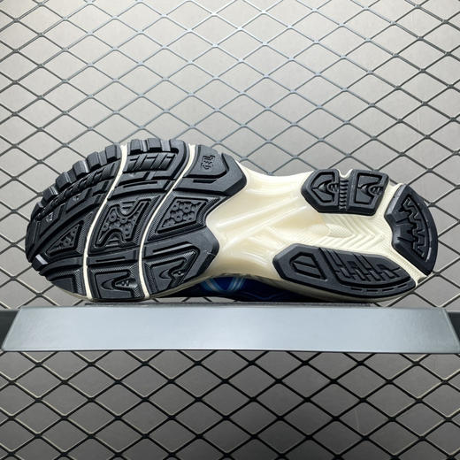 春季特惠💰390 Asics 亚瑟士 GEL-Nimbus 10.1 低帮运动休闲跑步鞋 商品图4