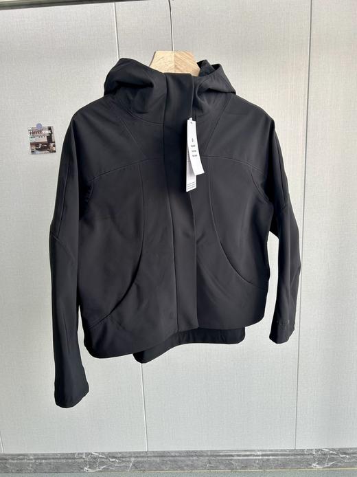 点此购买 Lulu春秋季女士背部抽绳收腰内里防风防雨软壳雨衣夹克 zc 341535 商品图2