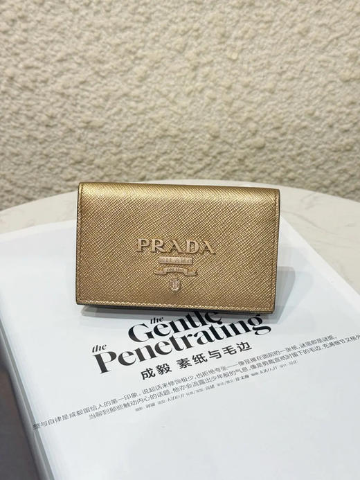 Prada 香槟金 短款 十字纹牛皮 卡包 商品图0