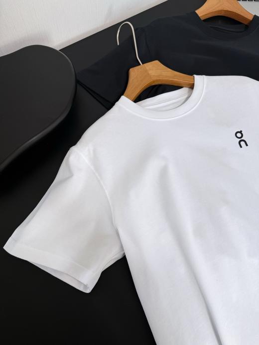 点此购买 On昂跑Club春夏季男女款泼墨印花短袖T恤 bk 341488 商品图14