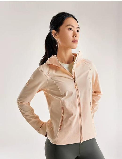 【ss1】女士新款运动休闲连帽软壳冲锋外套！！ 商品图0