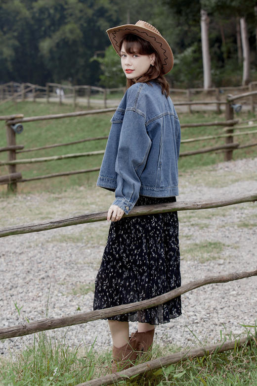 【百图lulu定制】【旷野牛仔外套】经典复古 翻领 长袖牛仔外套 商品图2