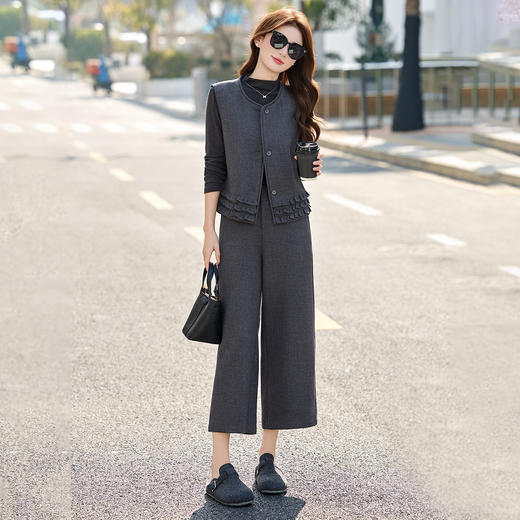 时尚套装春新款女装洋气时髦马甲打底衫秋阔腿裤三件套SNX3239 商品图2