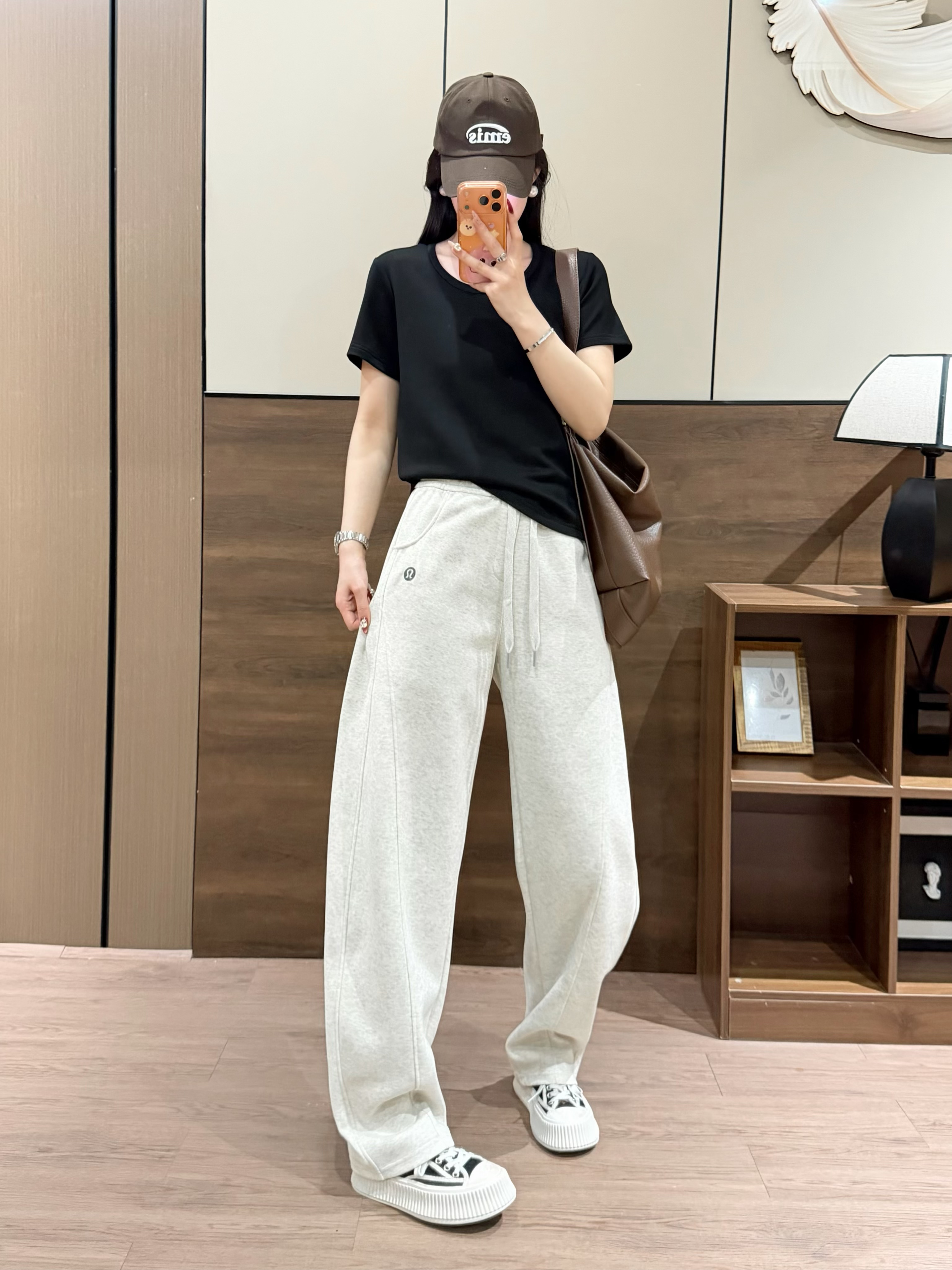 春夏纯棉卫裤Lulu松紧腰小坠子弯刀裤