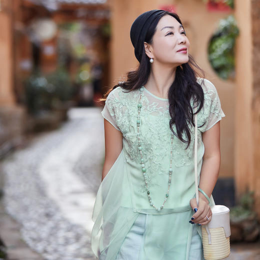 【林栖设计小店】拥花入怀|百搭多色优雅盘绳绣2026夏新款真丝衫两件套1962153 商品图1