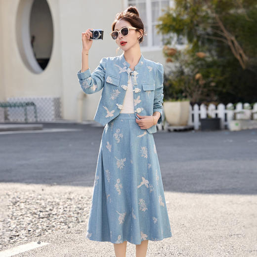 2026春季新款新中式蓝色花卉套装女立领盘扣气质减龄中长裙两件套YQH6111 商品图1