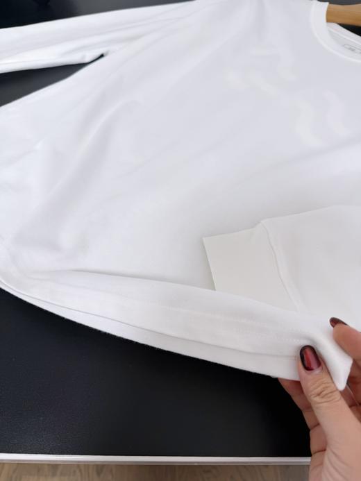 点此购买 On昂跑春秋季男女款马年限定长袖T恤 bk 341499 商品图9