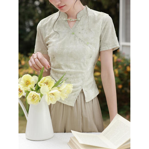 鹿向南「一帘风月」新中式国风盘扣短袖T恤女夏季设计感立领上衣 商品图3