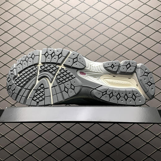春季特惠💰470 纯原版本 # New Balance 新百伦 M2002R 复古休闲跑步鞋 商品图4