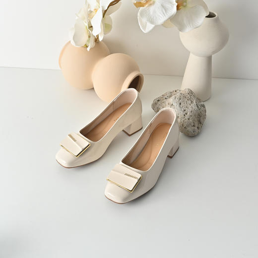 经典鲨2026年春专柜新品时尚方头简约中粗跟气质通勤单鞋女KW163-617021 商品图3