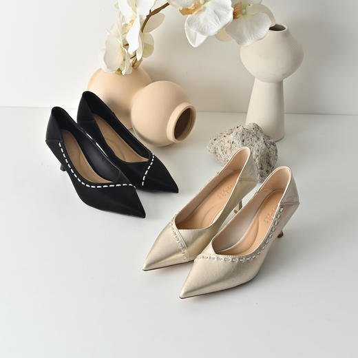 经典鲨2026年春专柜新品6cm气质尖头高细跟水钻高跟鞋单鞋女KW127-617011 商品图1