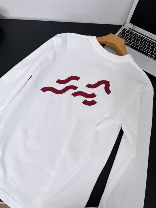 点此购买 On昂跑春秋季男女款马年限定长袖T恤 bk 341499 商品图14