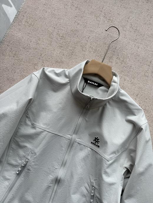 点此购买 凯乐石M8春秋季男士登山户外防风防水立领夹克外套 kad 341472 商品图14