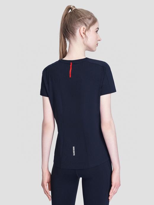 点此购买 迪桑特女士TOUGH夏季经典款透气小标速干短袖T恤 ly 341451 商品图7