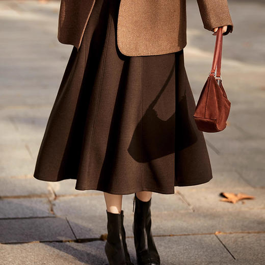 【3天发货！一条过冬！优雅加厚羊毛蚕丝赫本风半身裙】 高品质八片立体裁剪 手感软糯 温暖舒适 MWX 商品图5