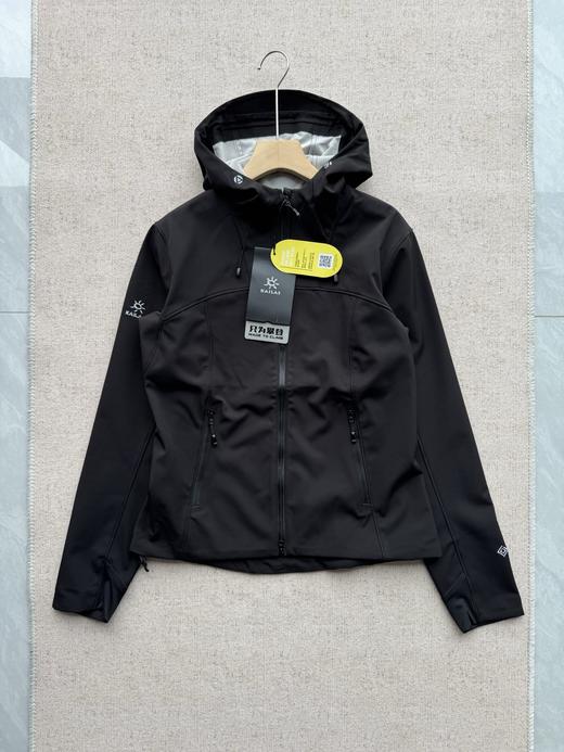 点此购买 凯乐石M8IC-MAX女士防风防泼水保暖户外登山连帽软壳外套 kad 341467 商品图1