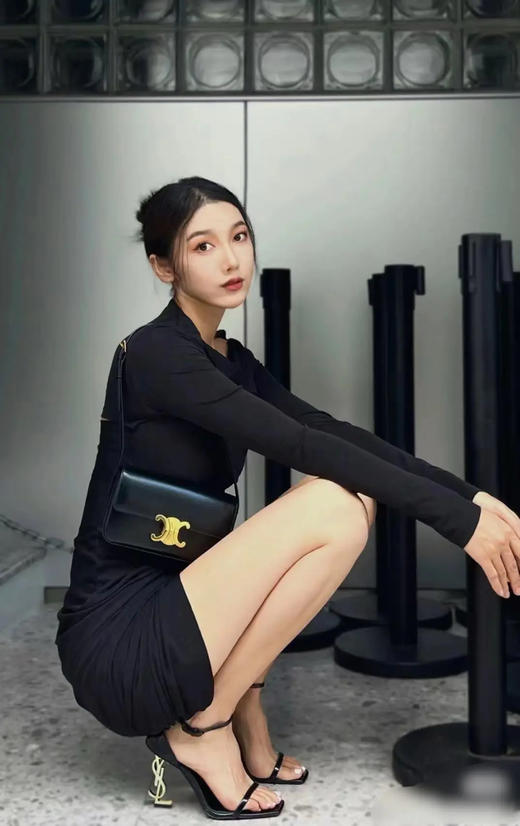 Celine Triomphe 黑金 box牛 凯旋门 腋下包 商品图2