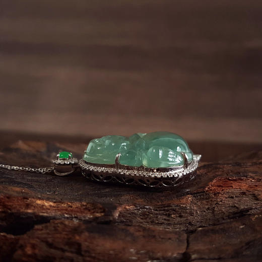 【天然正品】A货翡翠AU750白金豪镶钻镶天然细腻冰种飘蓝花佛公翡翠吊坠项链030326NJT18 商品图7