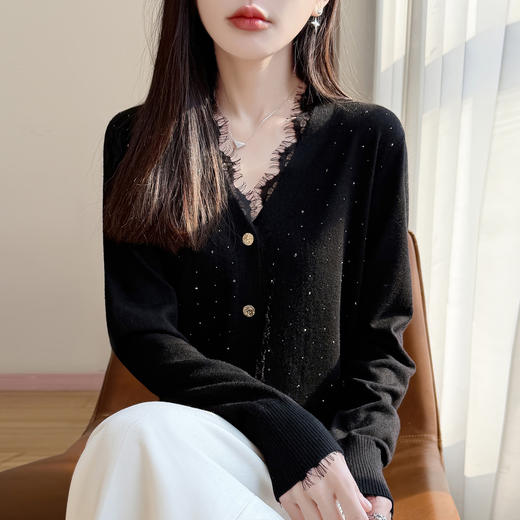 百媚生 小香风蕾丝边V领针织衫女长袖薄款开衫NJR-609A-38 商品图3