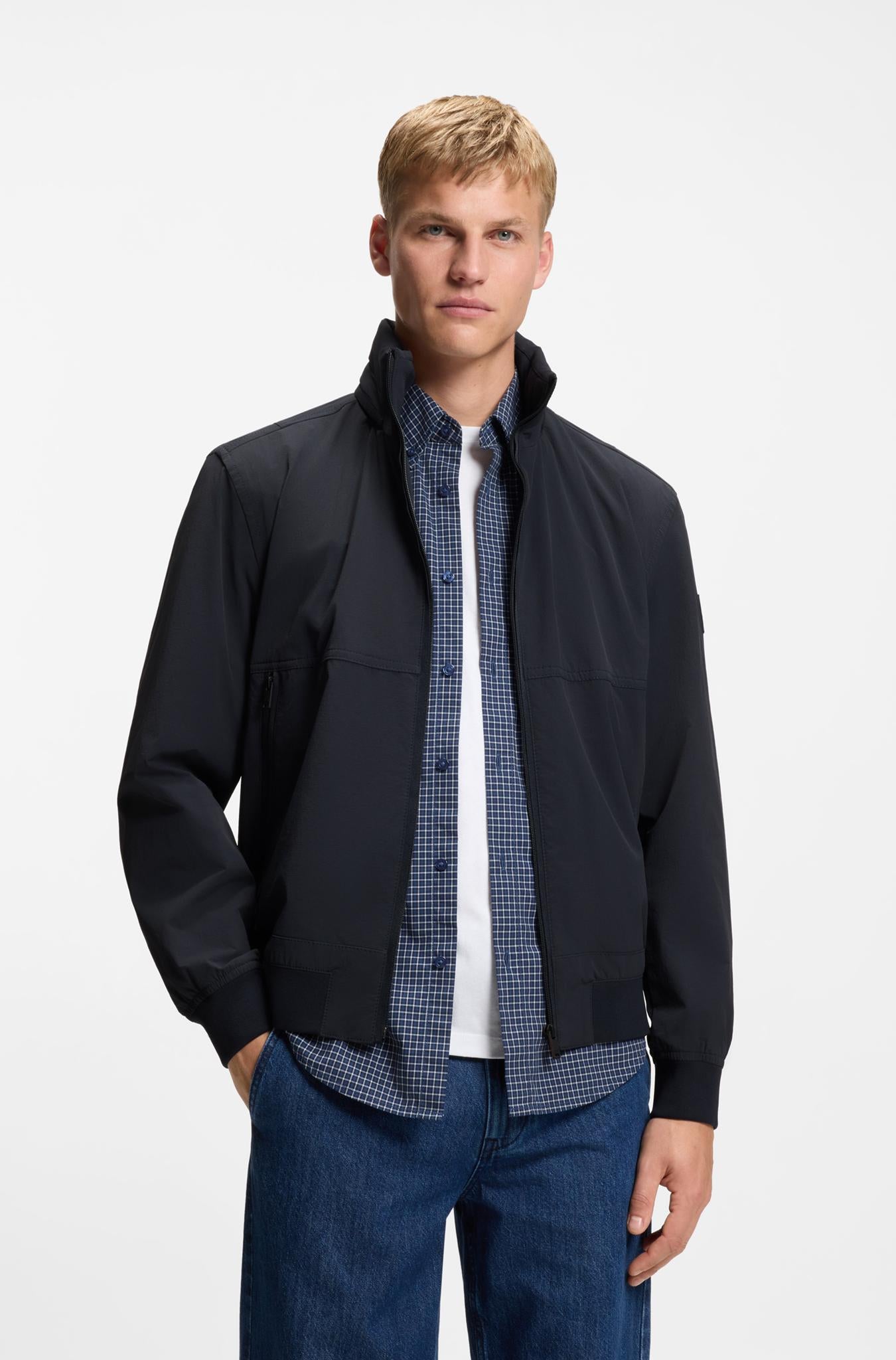 H.B 春季新款 可收纳连帽全黑机能夹克  WT986