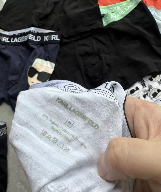 全新正品KARL LAGERFELD老佛爷棉氨纶弹力透气男士平角短裤3条包邮

26年新款 料子极好 官网单条要近19美金

尺码XS-XL

三条包邮，颜色随机 商品图4